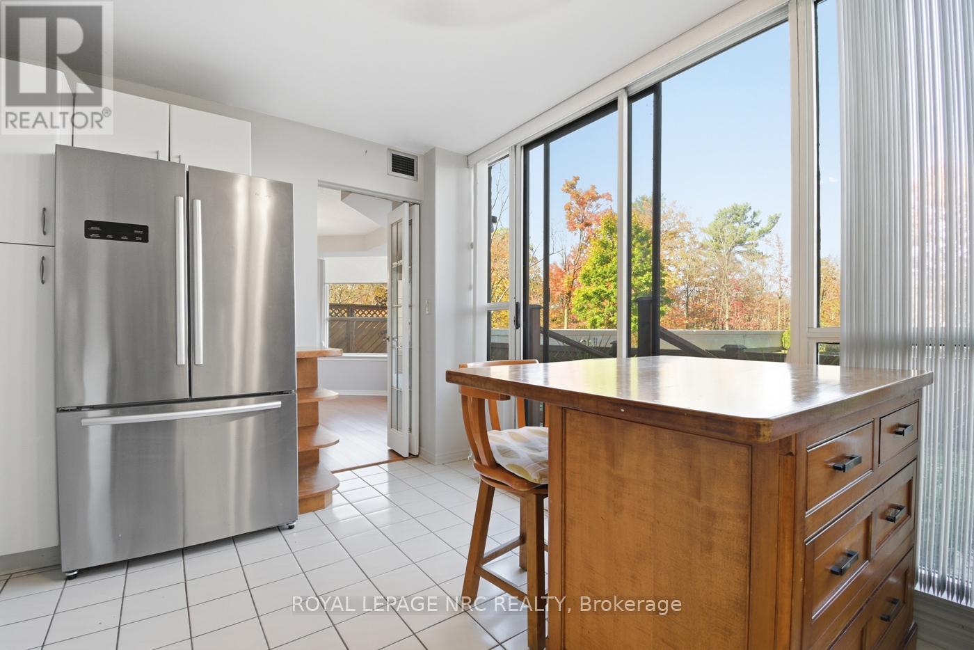Kitchen - 102 - 3 Towering Heights Boulevard, St. Catharines (Glendale/Glenridge), ON - Indoor