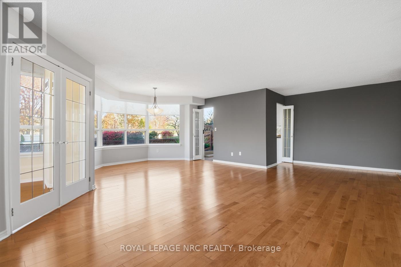 Living Room - 102 - 3 Towering Heights Boulevard, St. Catharines (Glendale/Glenridge), ON - Indoor Photo Showing Other Room