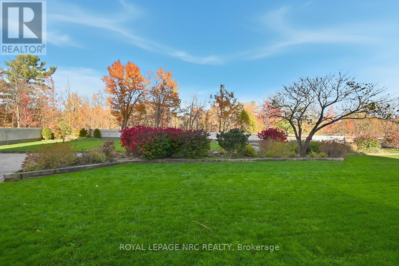 Backyard Green Space - 102 - 3 Towering Heights Boulevard, St. Catharines (Glendale/Glenridge), ON - Outdoor