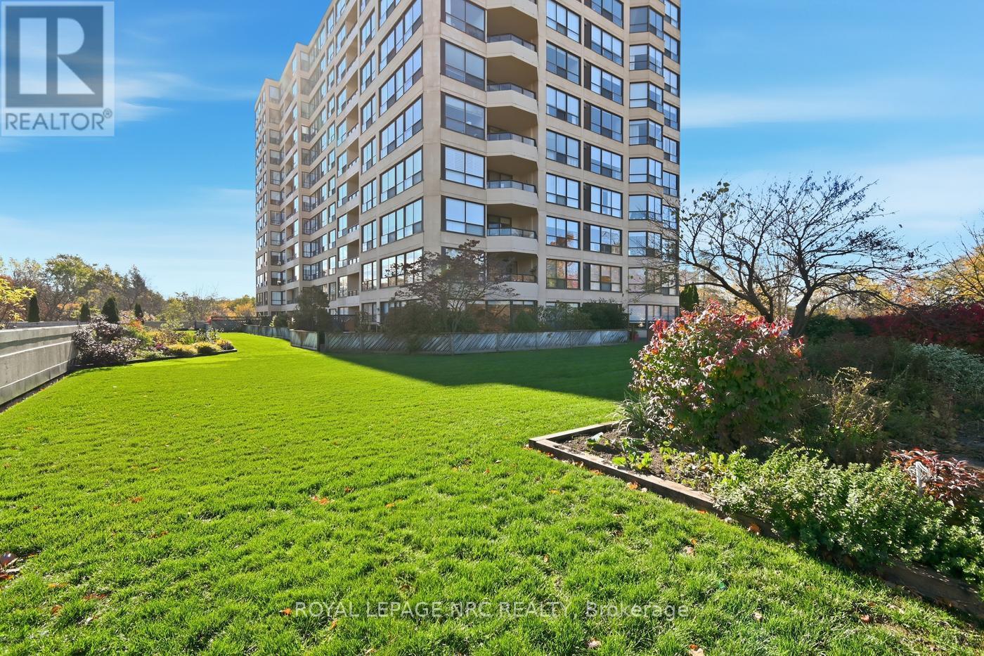 Green Space - 102 - 3 Towering Heights Boulevard, St. Catharines (Glendale/Glenridge), ON - Outdoor