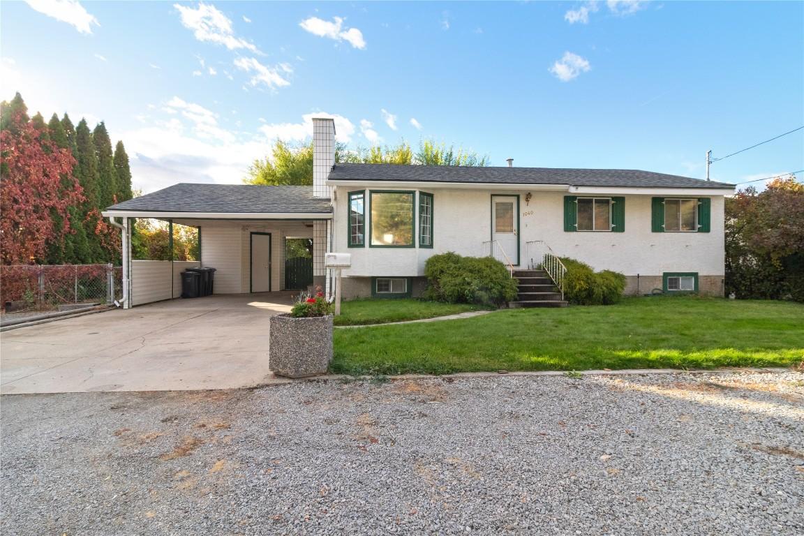 1040 Cactus Road, Kelowna, BC - Outdoor