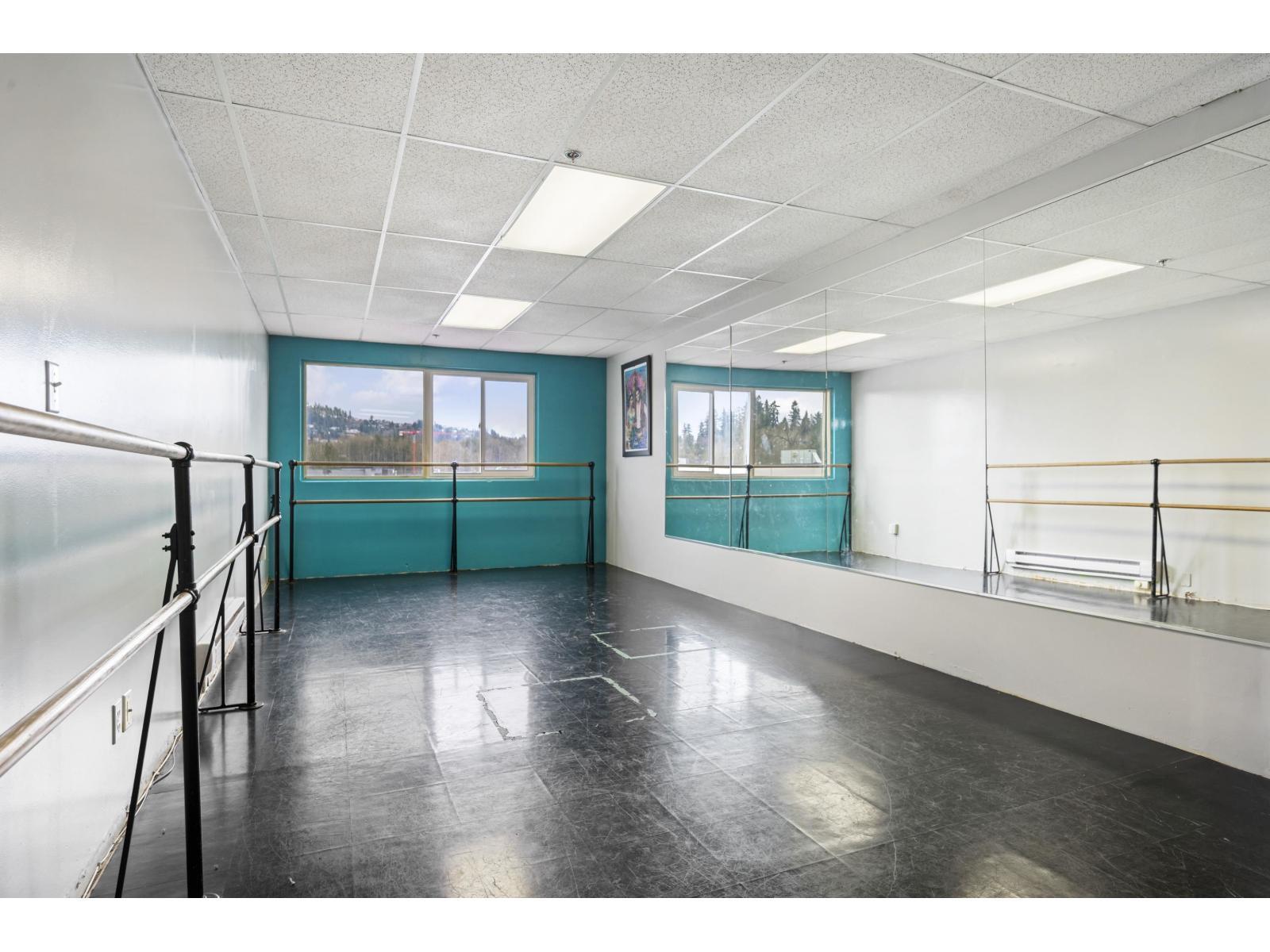 10 34100 South Fraser Way, Abbotsford, BC