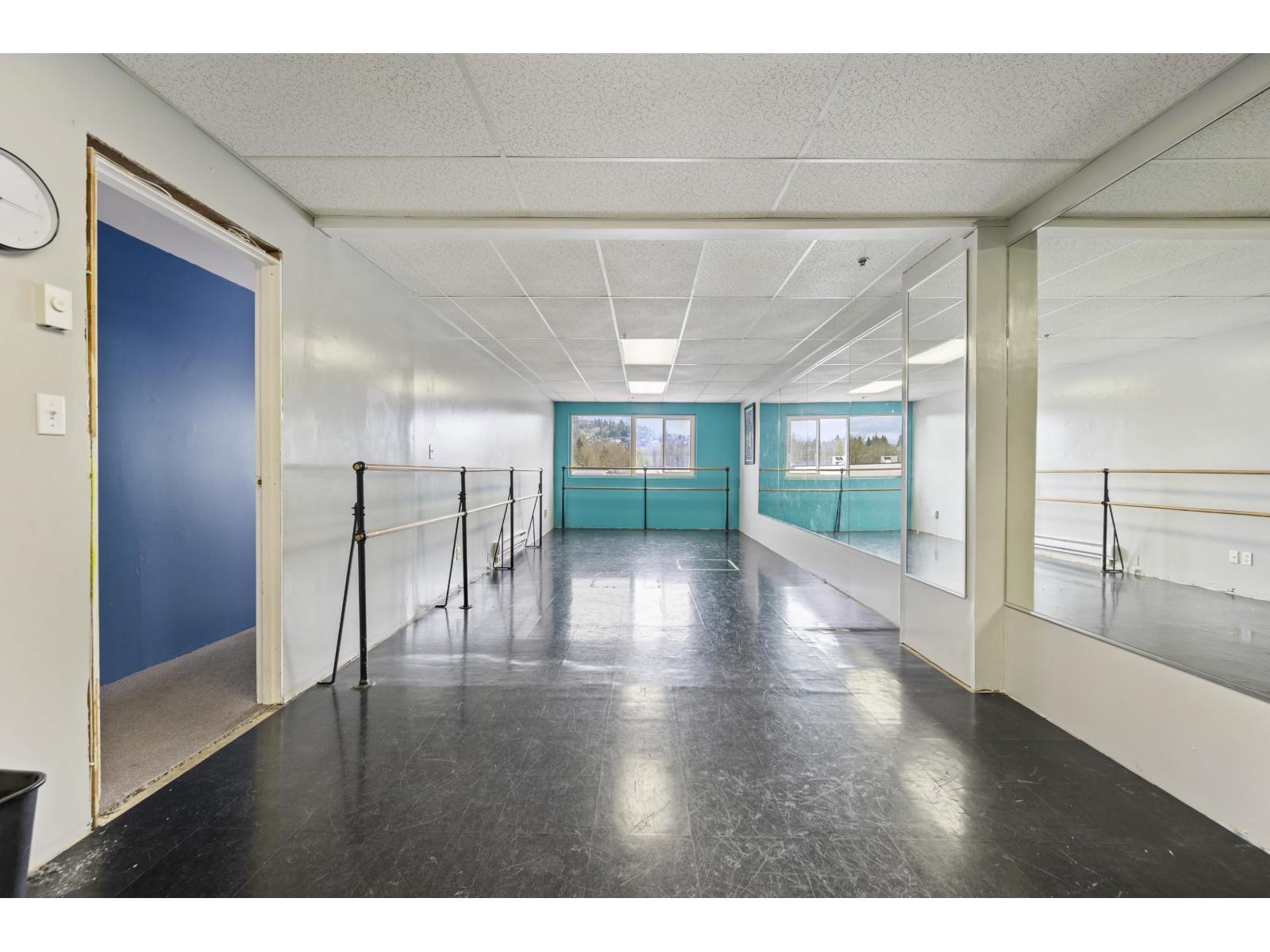 10 34100 South Fraser Way, Abbotsford, BC