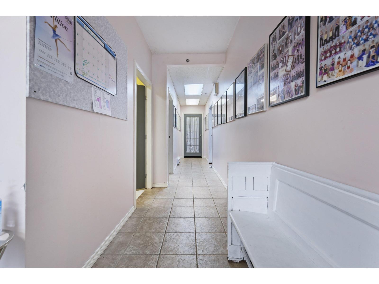 10 34100 South Fraser Way, Abbotsford, BC