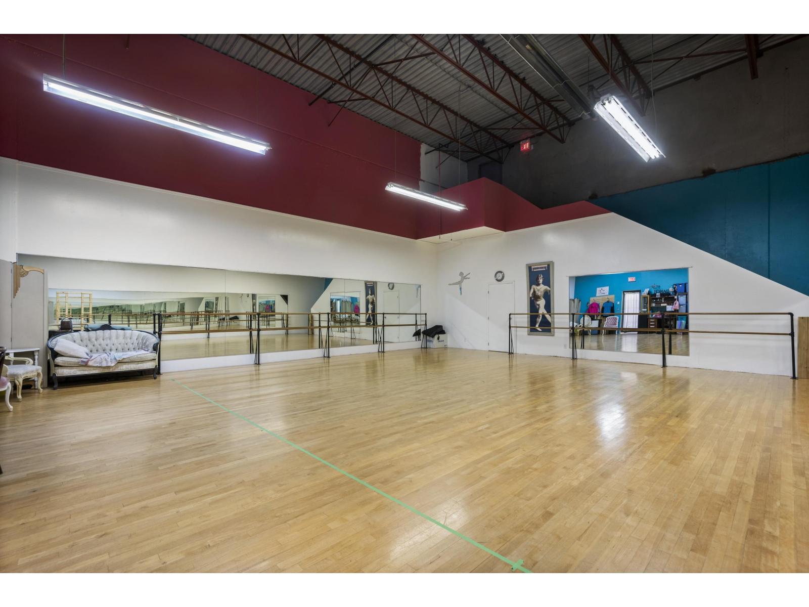 10 34100 South Fraser Way, Abbotsford, BC