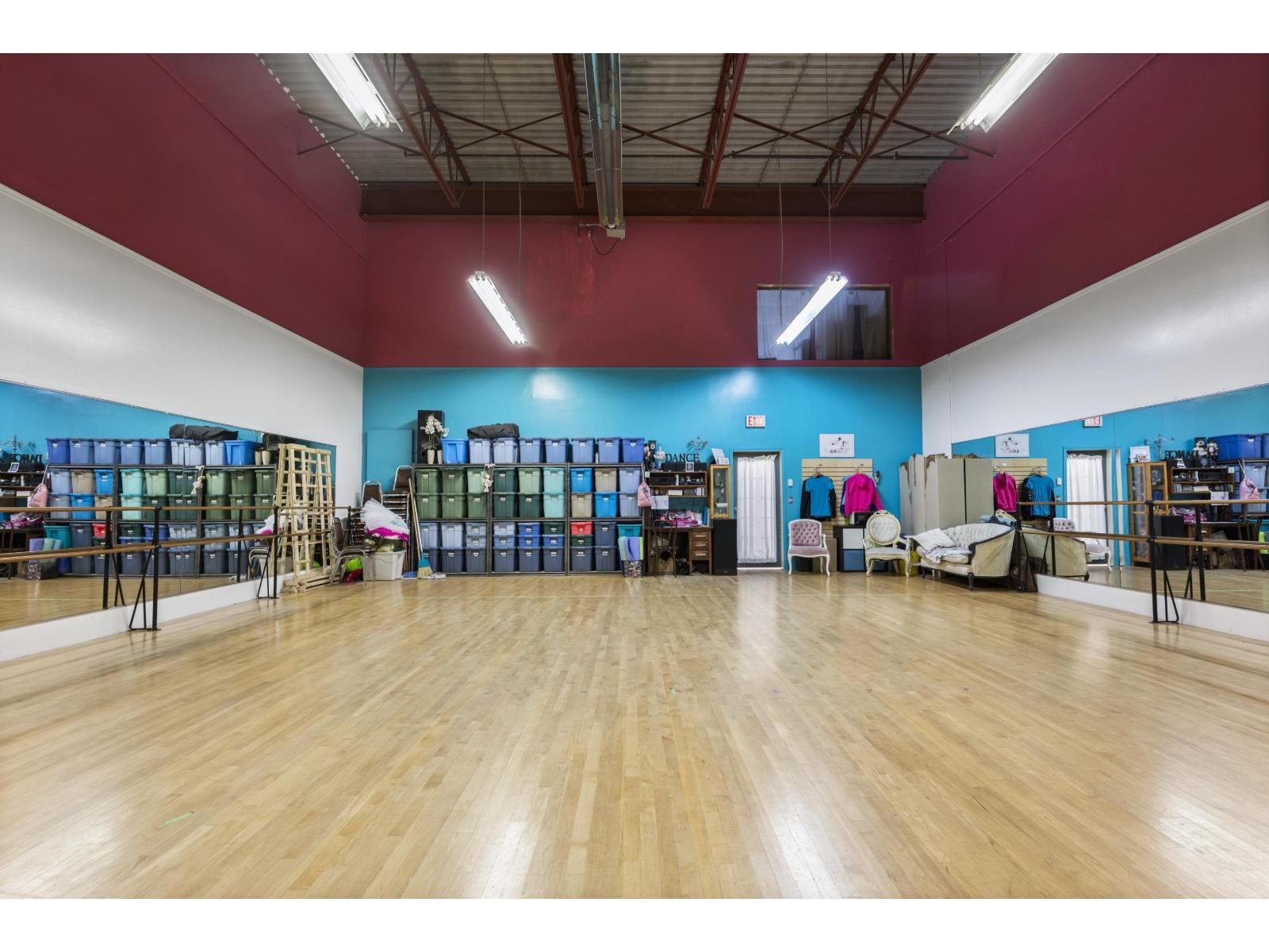 10 34100 South Fraser Way, Abbotsford, BC