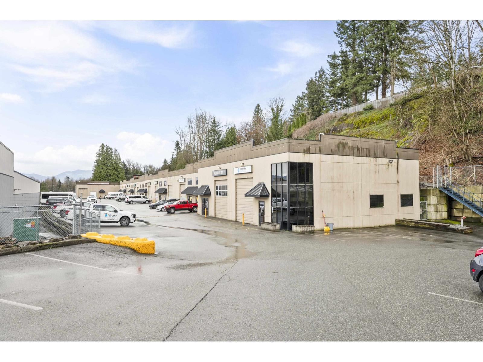 10 34100 South Fraser Way, Abbotsford, BC