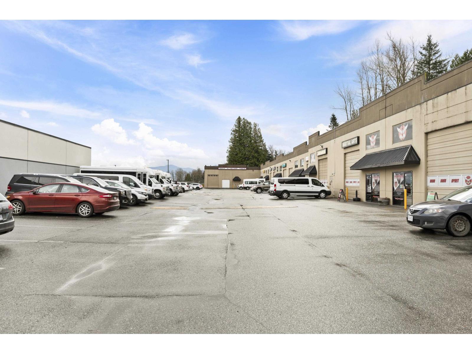 10 34100 South Fraser Way, Abbotsford, BC