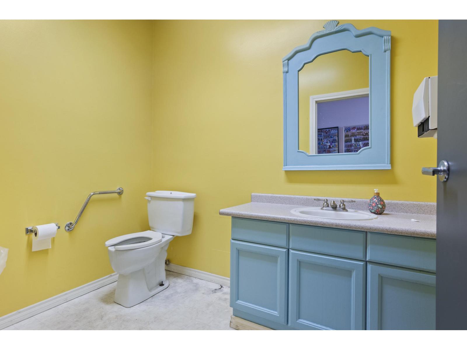 10 34100 South Fraser Way, Abbotsford, BC