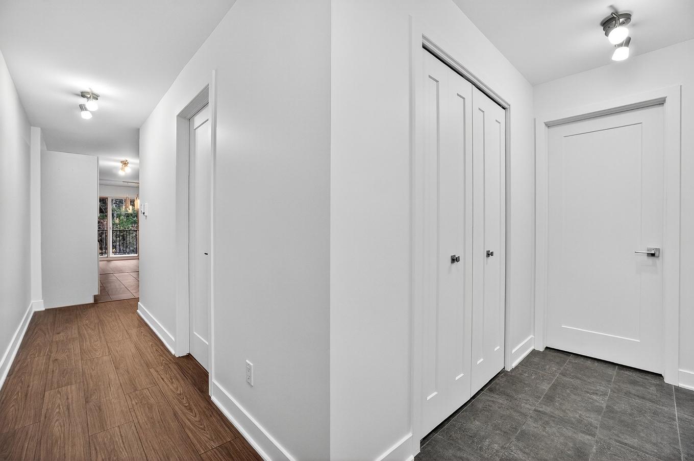 Hall - 1-1635 Rue Wilfrid-Pelletier, Saint-Jérôme, QC - Indoor Photo Showing Other Room