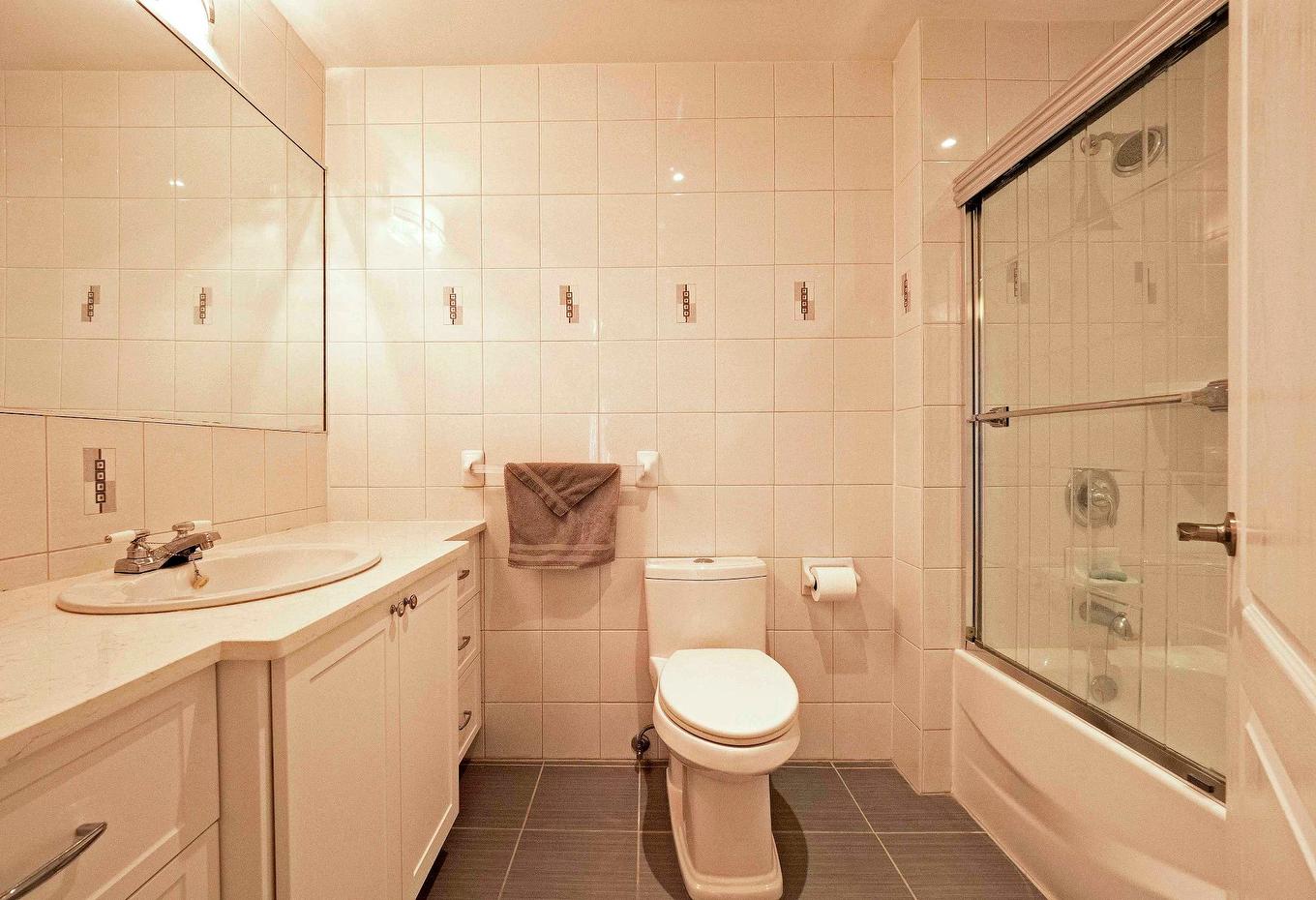 Bathroom - 28 Rue De Port-Royal, Gatineau (Aylmer), QC - Indoor Photo Showing Bathroom