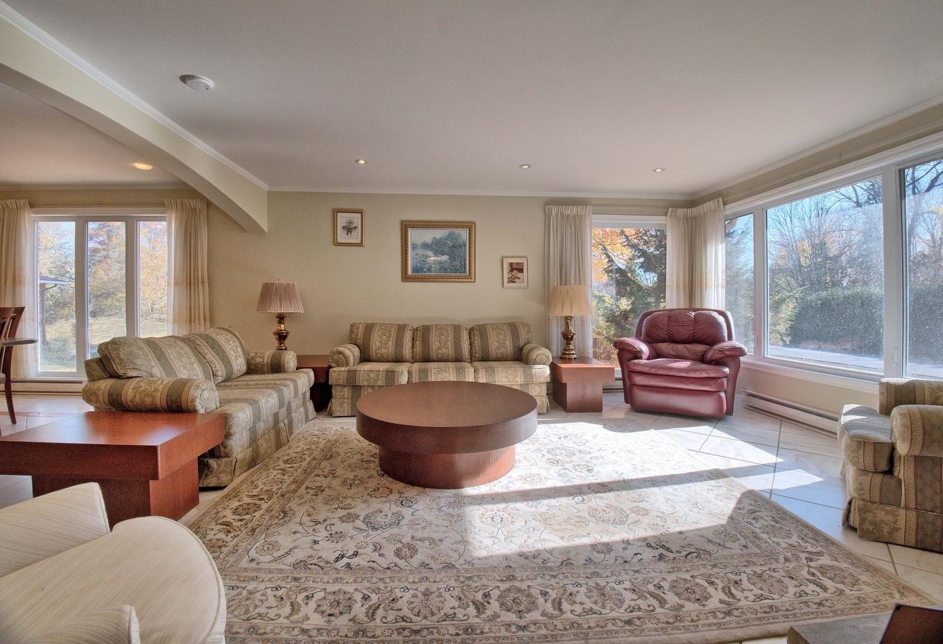 Living room - 28 Rue De Port-Royal, Gatineau (Aylmer), QC - Indoor Photo Showing Living Room