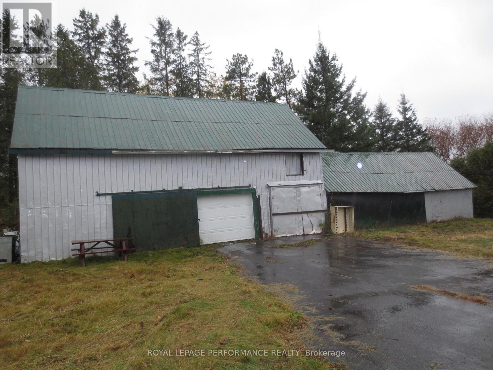 18491 Hughie Munro Street, North Glengarry, ON - Outdoor