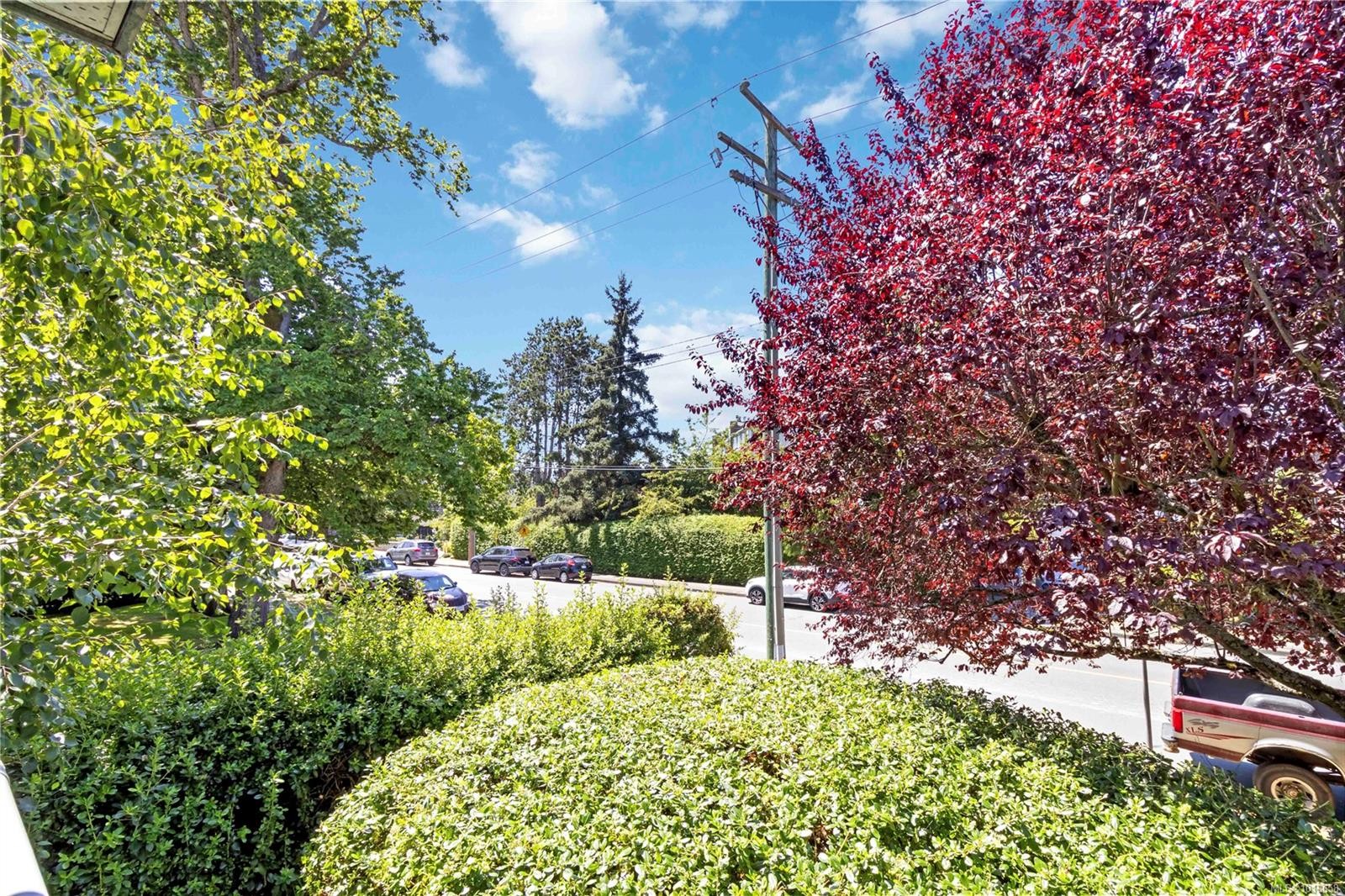 203-9945 Fifth St, Sidney, BC - Outdoor