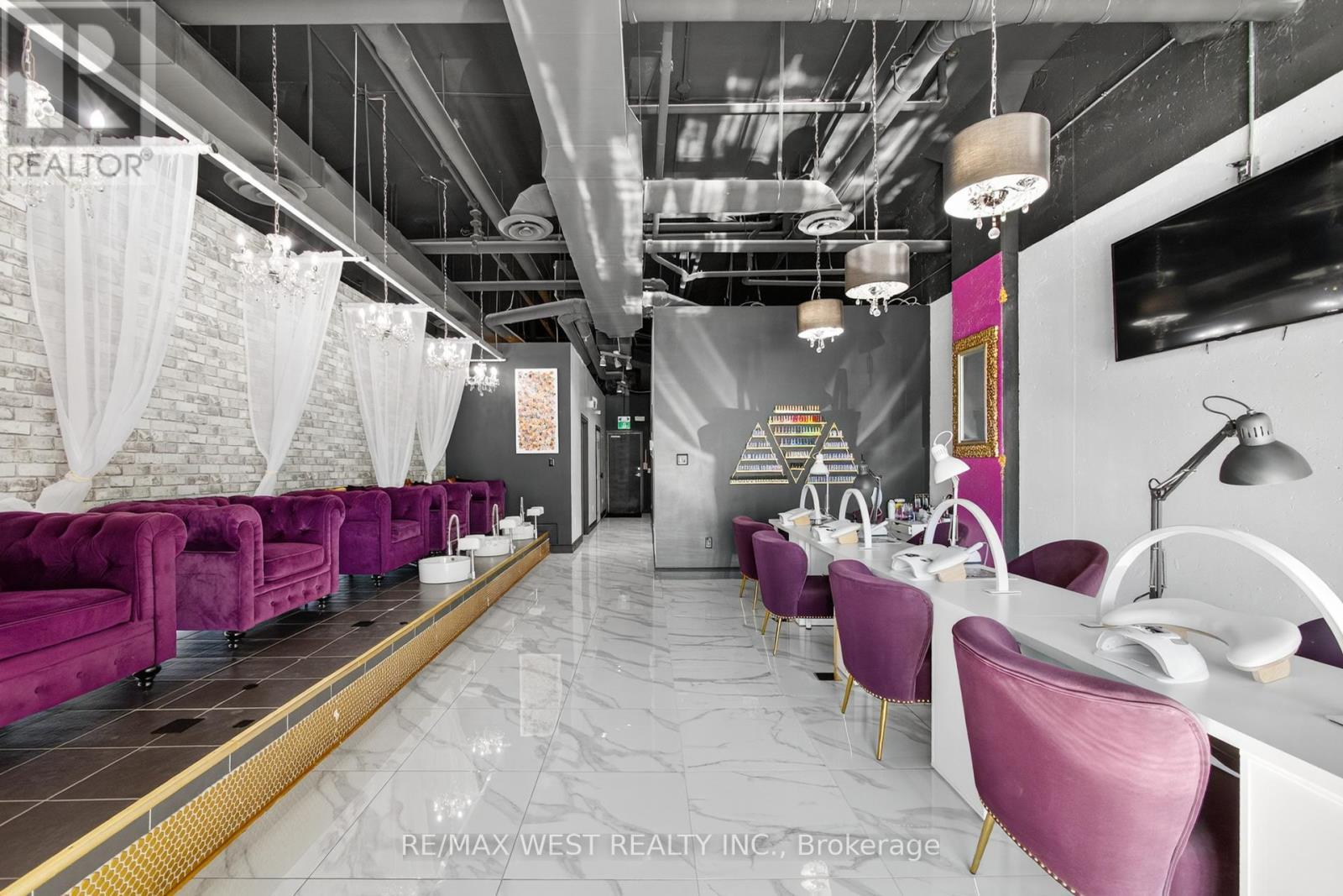 7 - 2396 Major Mackenzie Drive W, Vaughan, ON