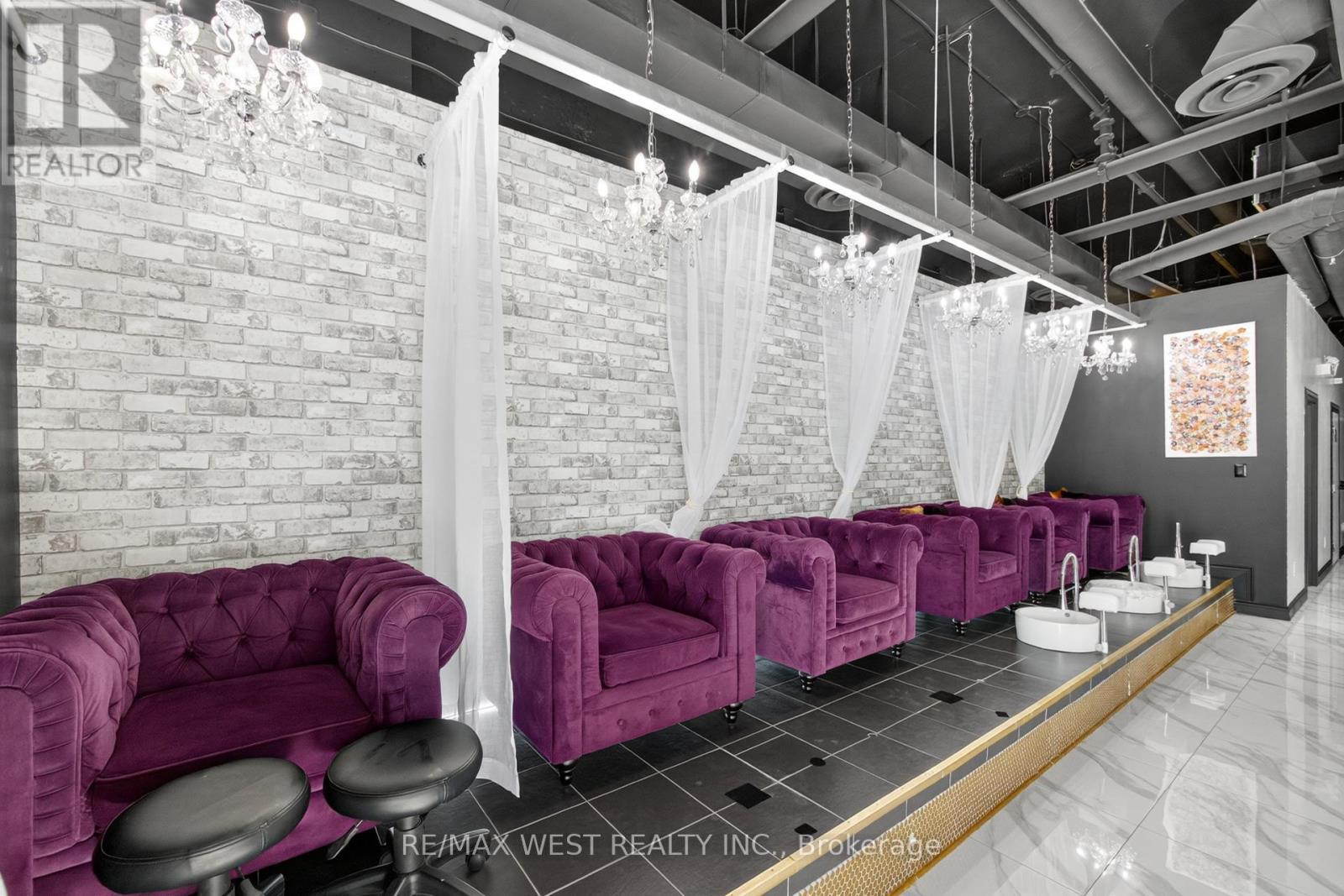 7 - 2396 Major Mackenzie Drive W, Vaughan, ON