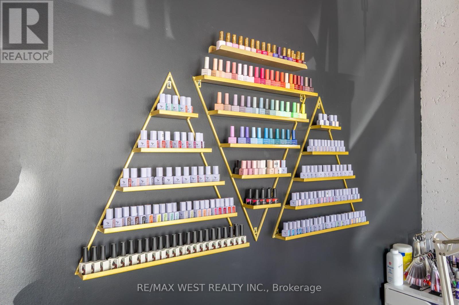 7 - 2396 Major Mackenzie Drive W, Vaughan, ON