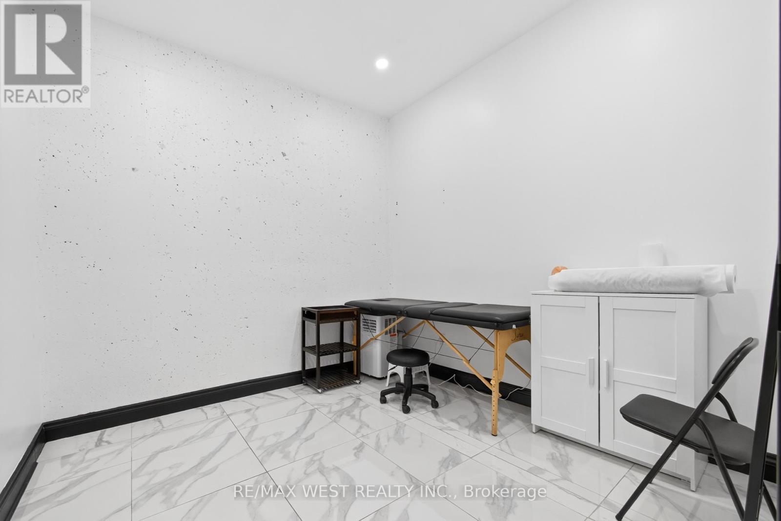 7 - 2396 Major Mackenzie Drive W, Vaughan, ON