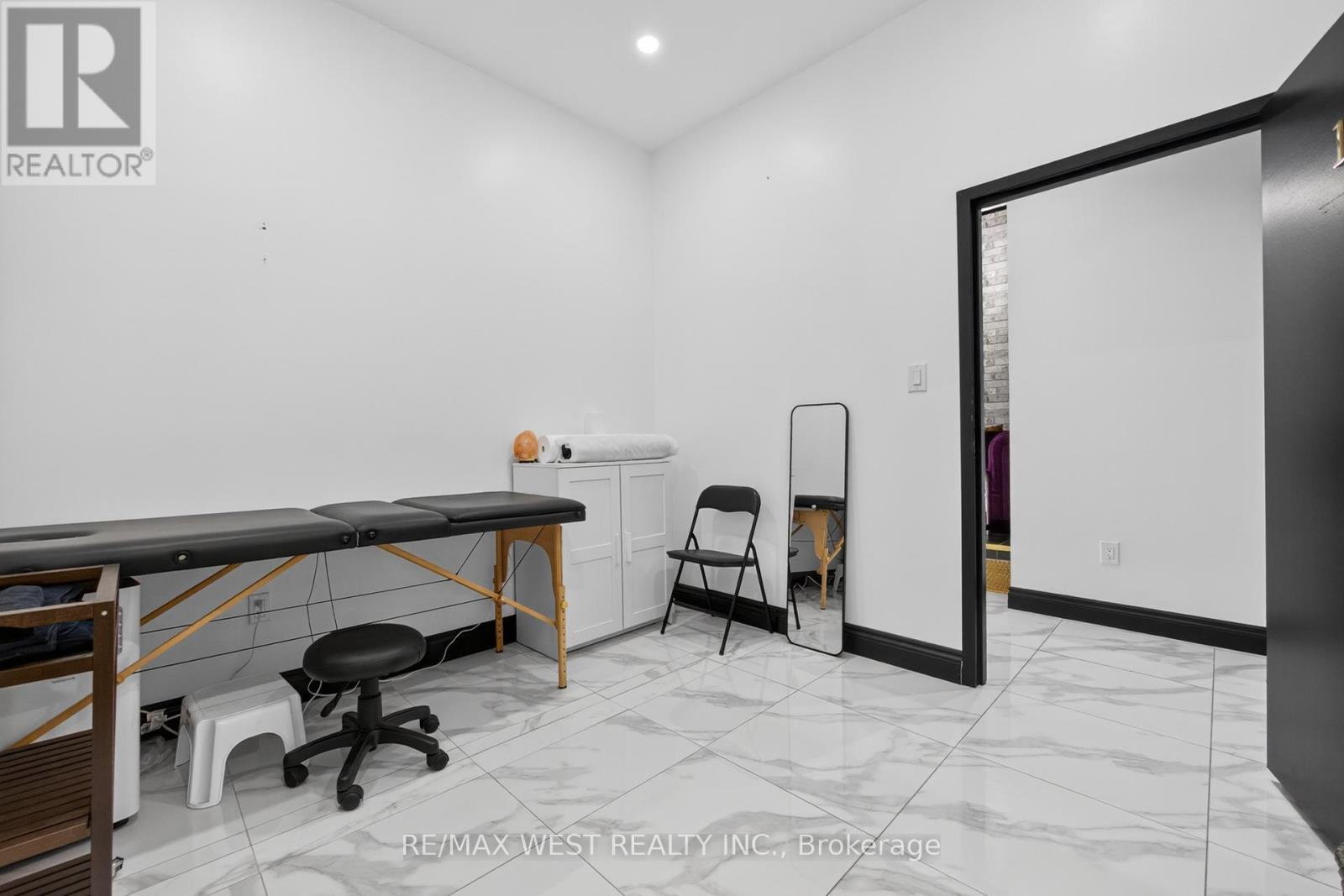 7 - 2396 Major Mackenzie Drive W, Vaughan, ON