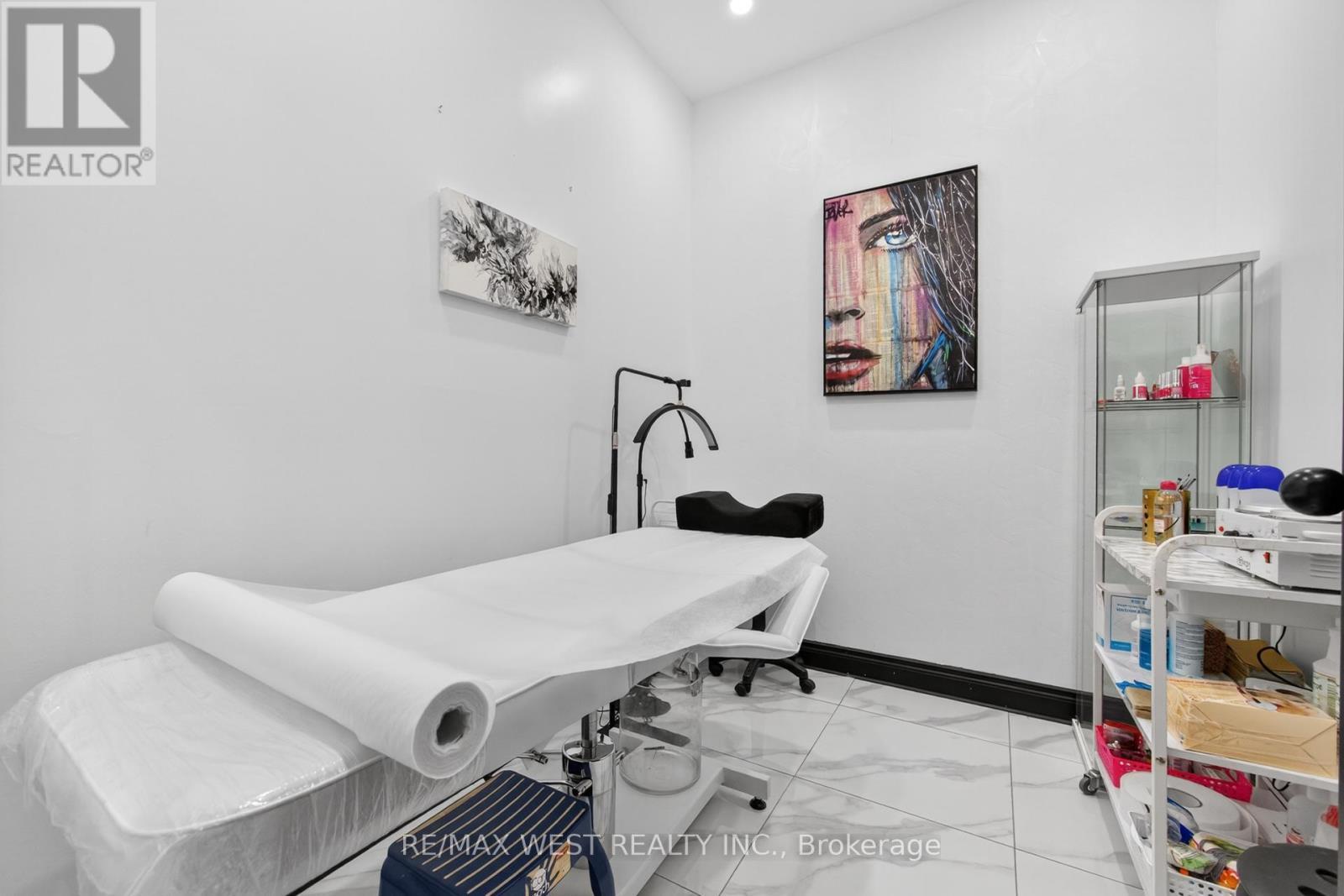 7 - 2396 Major Mackenzie Drive W, Vaughan, ON