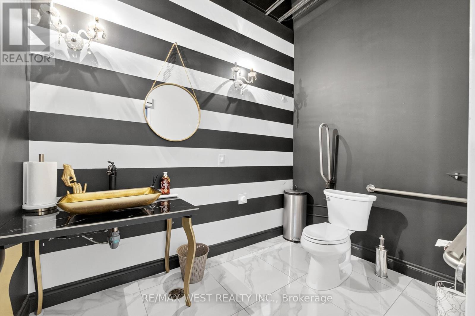 7 - 2396 Major Mackenzie Drive W, Vaughan, ON