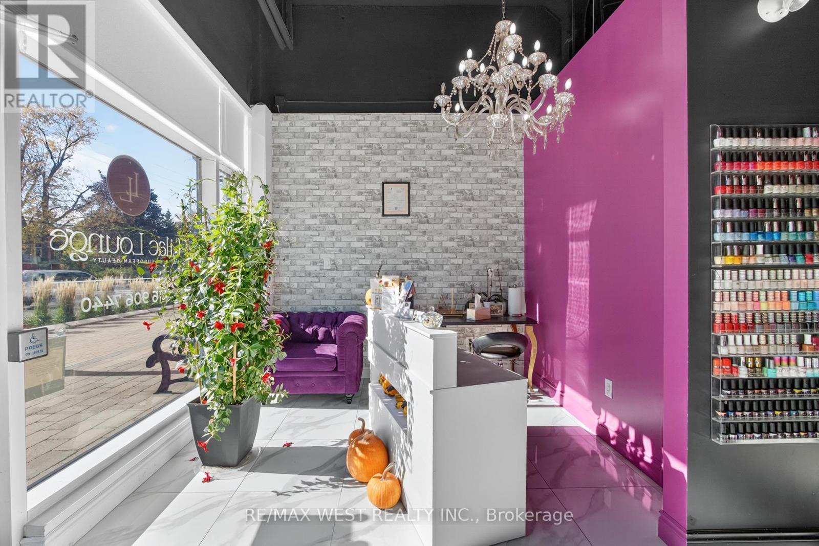 7 - 2396 Major Mackenzie Drive W, Vaughan, ON