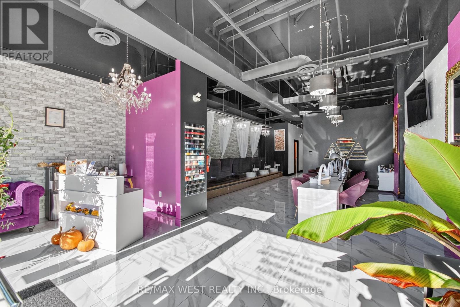 7 - 2396 Major Mackenzie Drive W, Vaughan, ON