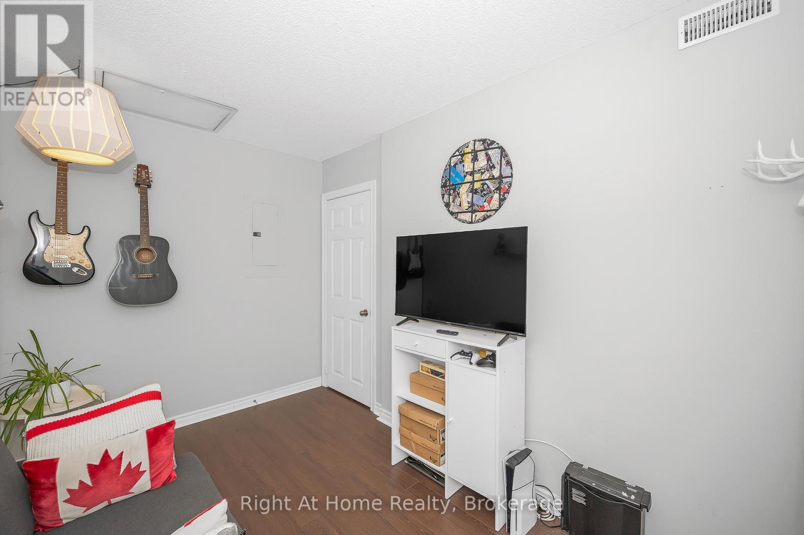 706 - 1701 Lampman Avenue, Burlington (Uptown), ON - Indoor Photo Showing Other Room