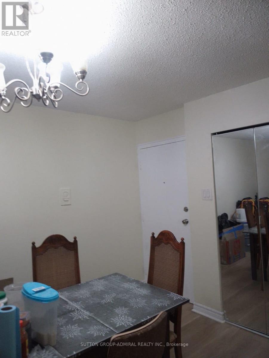 418 - 4673 Jane Street, Toronto, ON - Indoor Photo Showing Dining Room