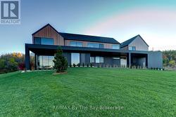 18 RAINTREE COURT Clearview, ON L9Y 0K2