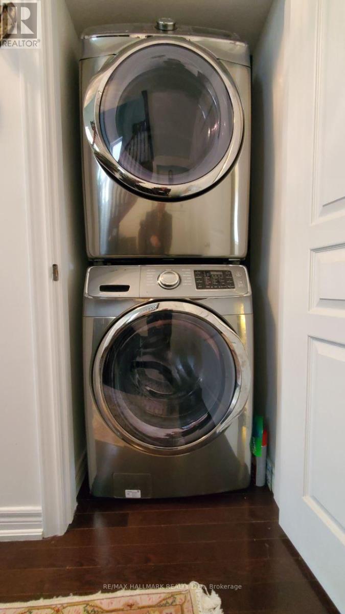 #Main&2Nd - 19 Chouinard Way, Aurora, ON - Indoor Photo Showing Laundry Room