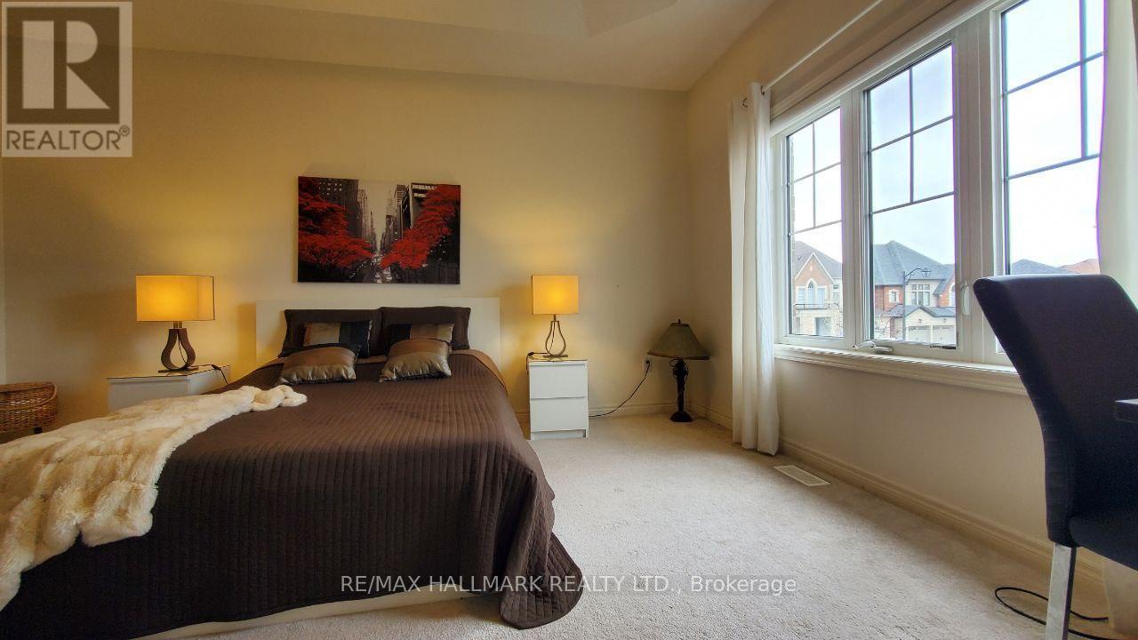 #Main&2Nd - 19 Chouinard Way, Aurora, ON - Indoor Photo Showing Bedroom