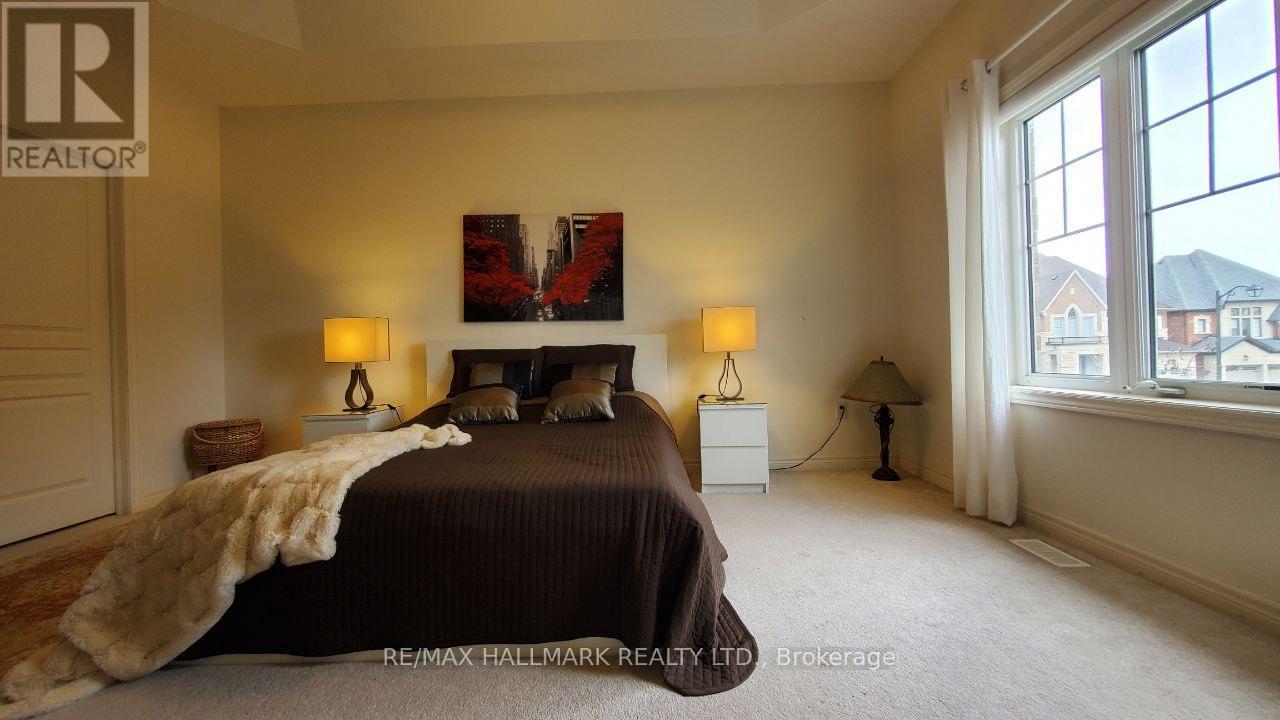 #Main&2Nd - 19 Chouinard Way, Aurora, ON - Indoor Photo Showing Bedroom