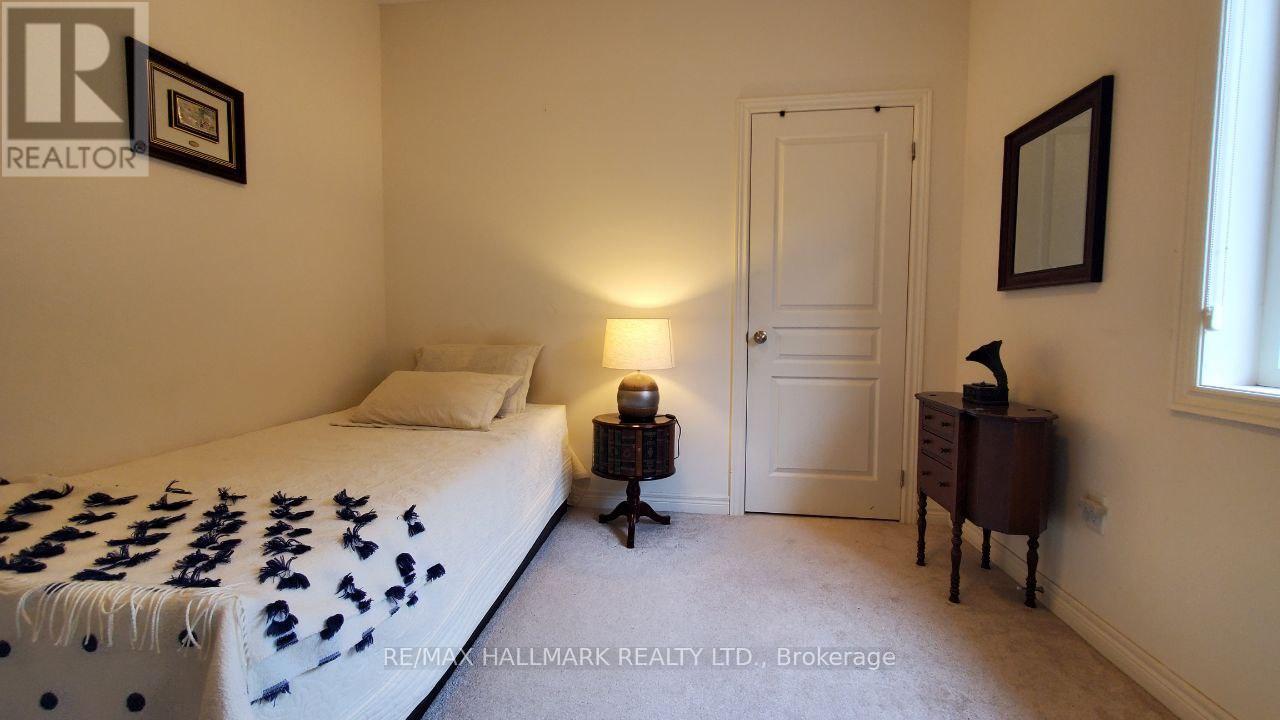 #Main&2Nd - 19 Chouinard Way, Aurora, ON - Indoor Photo Showing Bedroom