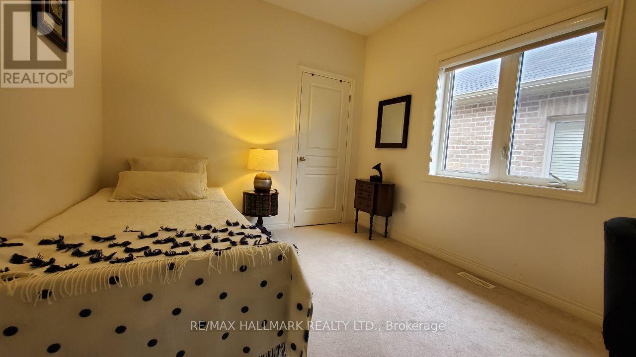 #Main&2Nd - 19 Chouinard Way, Aurora, ON - Indoor Photo Showing Bedroom