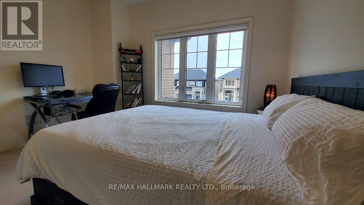 #Main&2Nd - 19 Chouinard Way, Aurora, ON - Indoor Photo Showing Bedroom