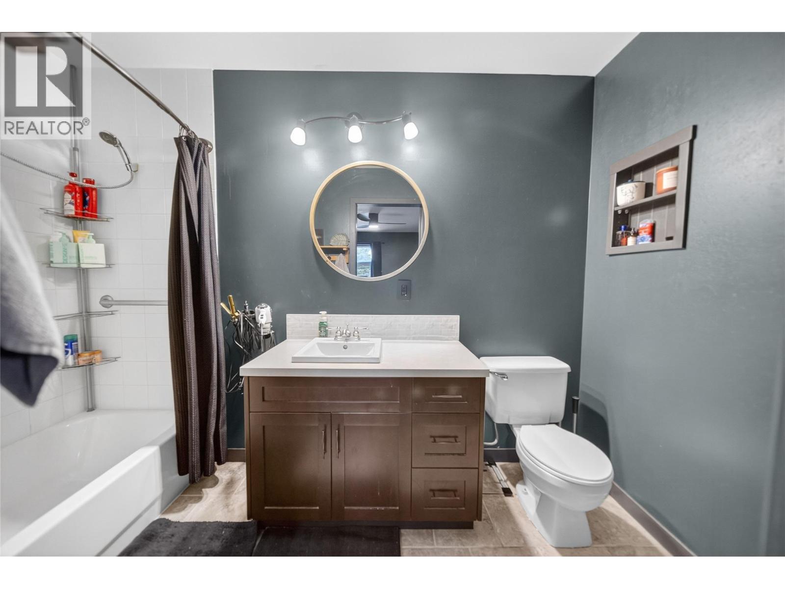 1412 20A Street South Street, Cranbrook, BC - Indoor Photo Showing Bathroom