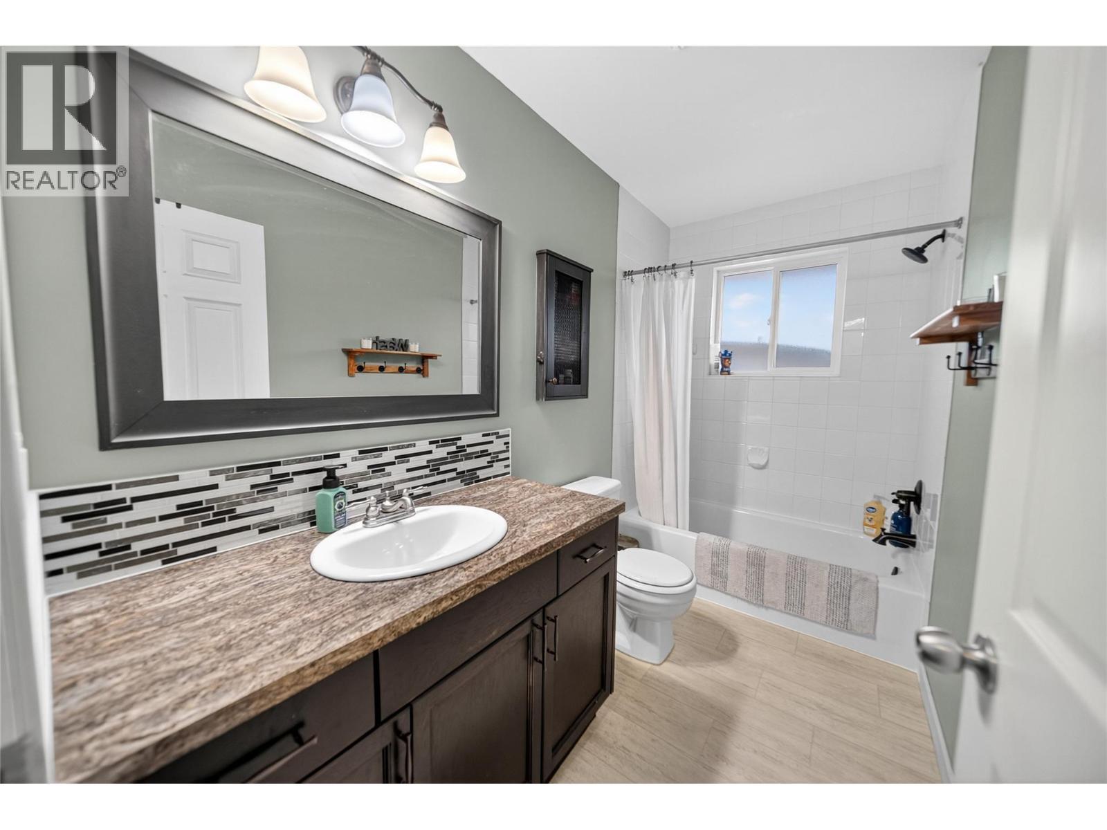 1412 20A Street South Street, Cranbrook, BC - Indoor Photo Showing Bathroom