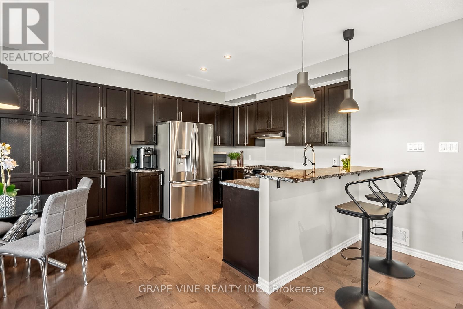 232 Burnaby Drive, Ottawa, ON - Indoor Photo Showing Kitchen With Stainless Steel Kitchen