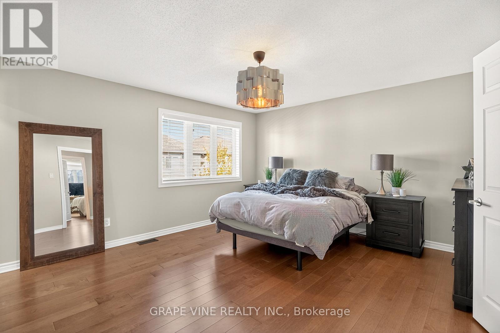 232 Burnaby Drive, Ottawa, ON - Indoor Photo Showing Bedroom