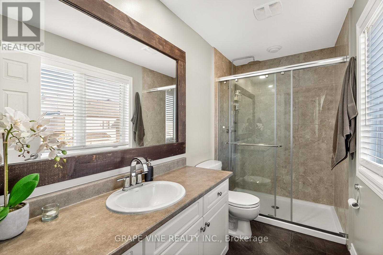 232 Burnaby Drive, Ottawa, ON - Indoor Photo Showing Bathroom