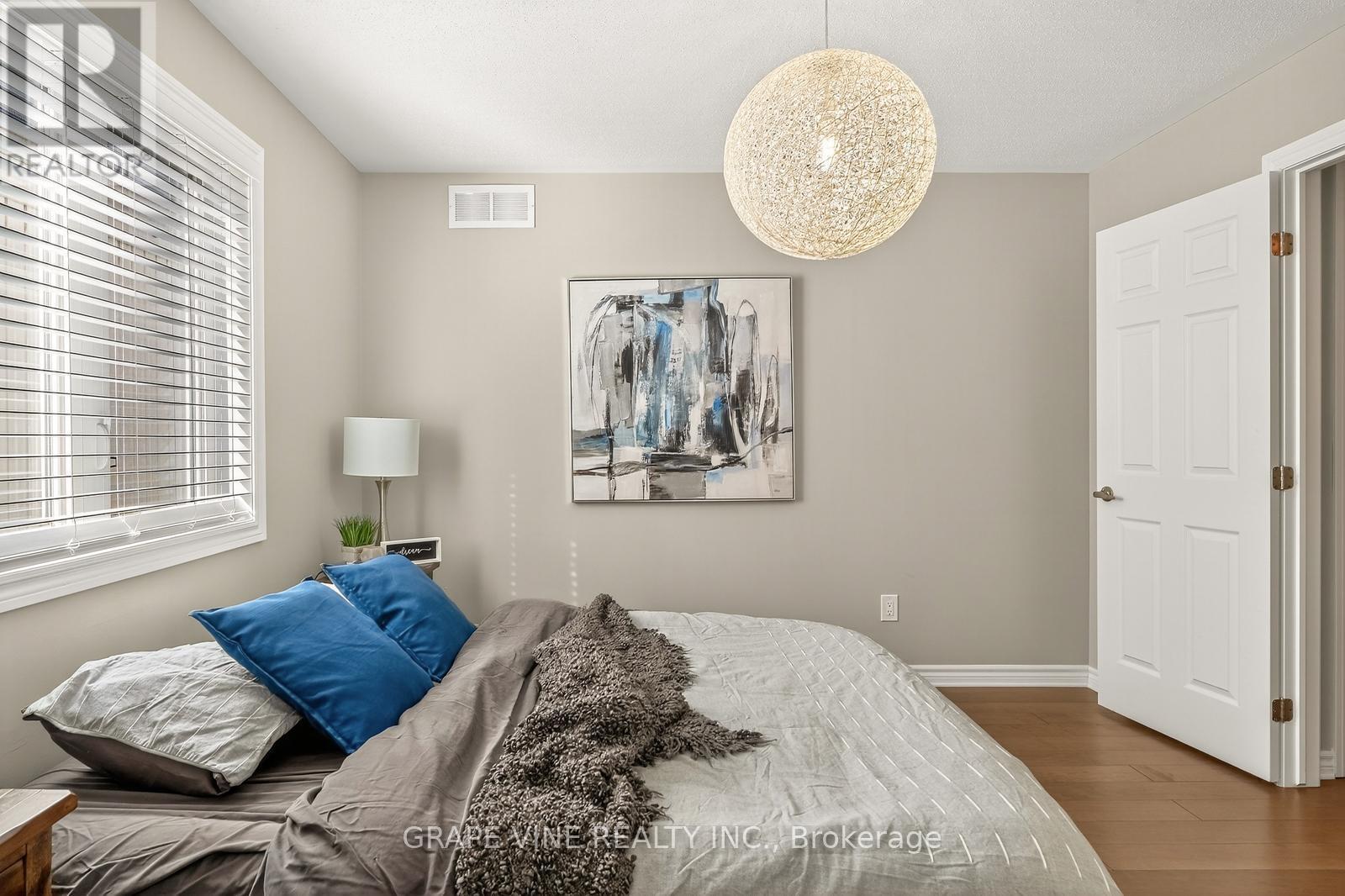 232 Burnaby Drive, Ottawa, ON - Indoor Photo Showing Bedroom