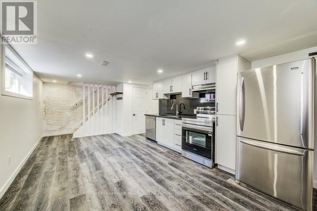 88 Woodhaven Road, Kitchener, ON - Indoor Photo Showing Kitchen