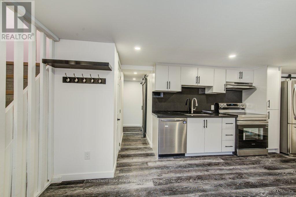 88 Woodhaven Road, Kitchener, ON - Indoor Photo Showing Kitchen