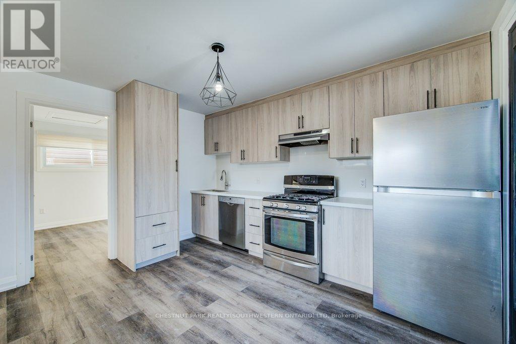 88 Woodhaven Road, Kitchener, ON - Indoor Photo Showing Kitchen