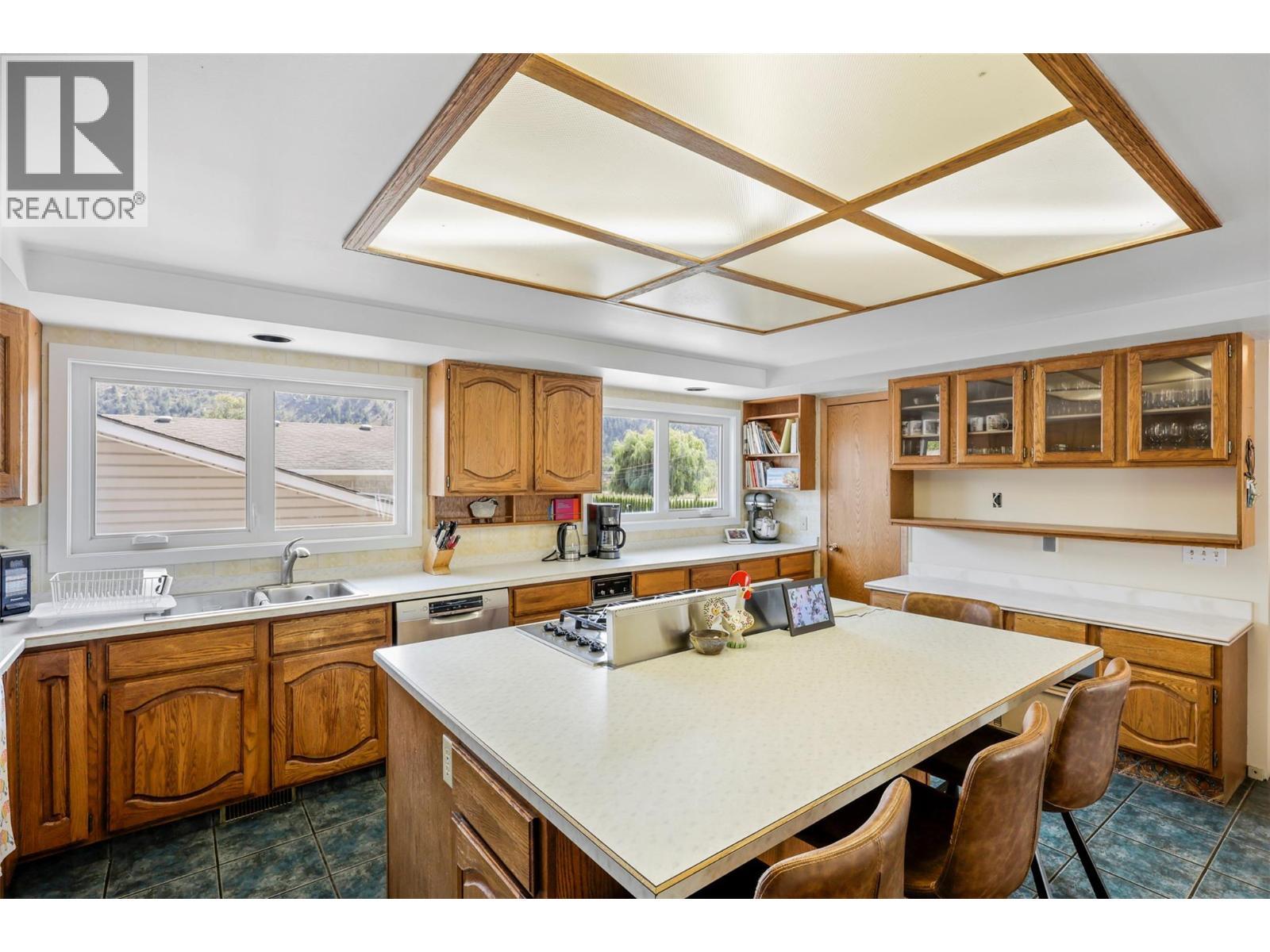 6066 Furrer Road, Kamloops, BC - Indoor Photo Showing Kitchen