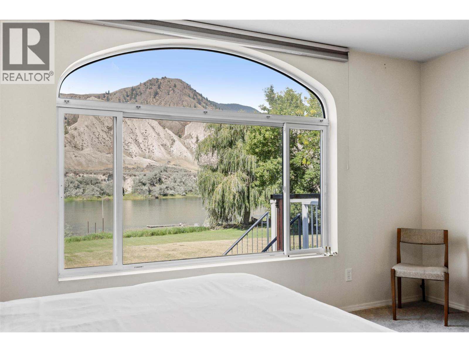 6066 Furrer Road, Kamloops, BC - Indoor Photo Showing Bedroom