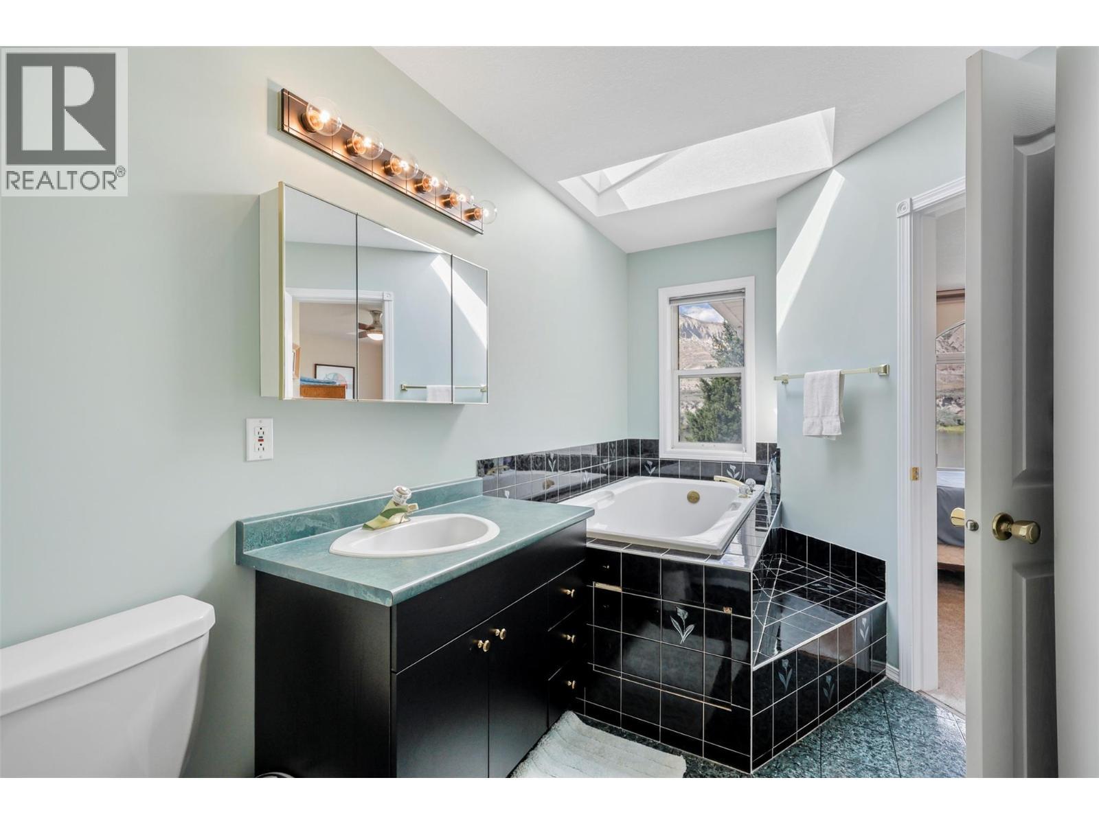 6066 Furrer Road, Kamloops, BC - Indoor Photo Showing Bathroom