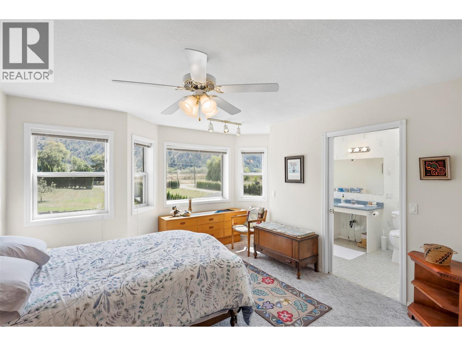 6066 Furrer Road, Kamloops, BC - Indoor Photo Showing Bedroom
