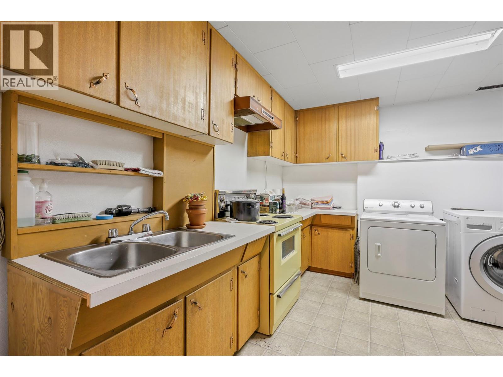 6066 Furrer Road, Kamloops, BC - Indoor Photo Showing Laundry Room
